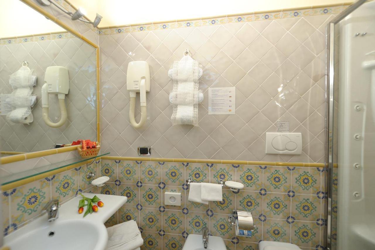 Amalfi Old Square Room & Apartments מראה חיצוני תמונה