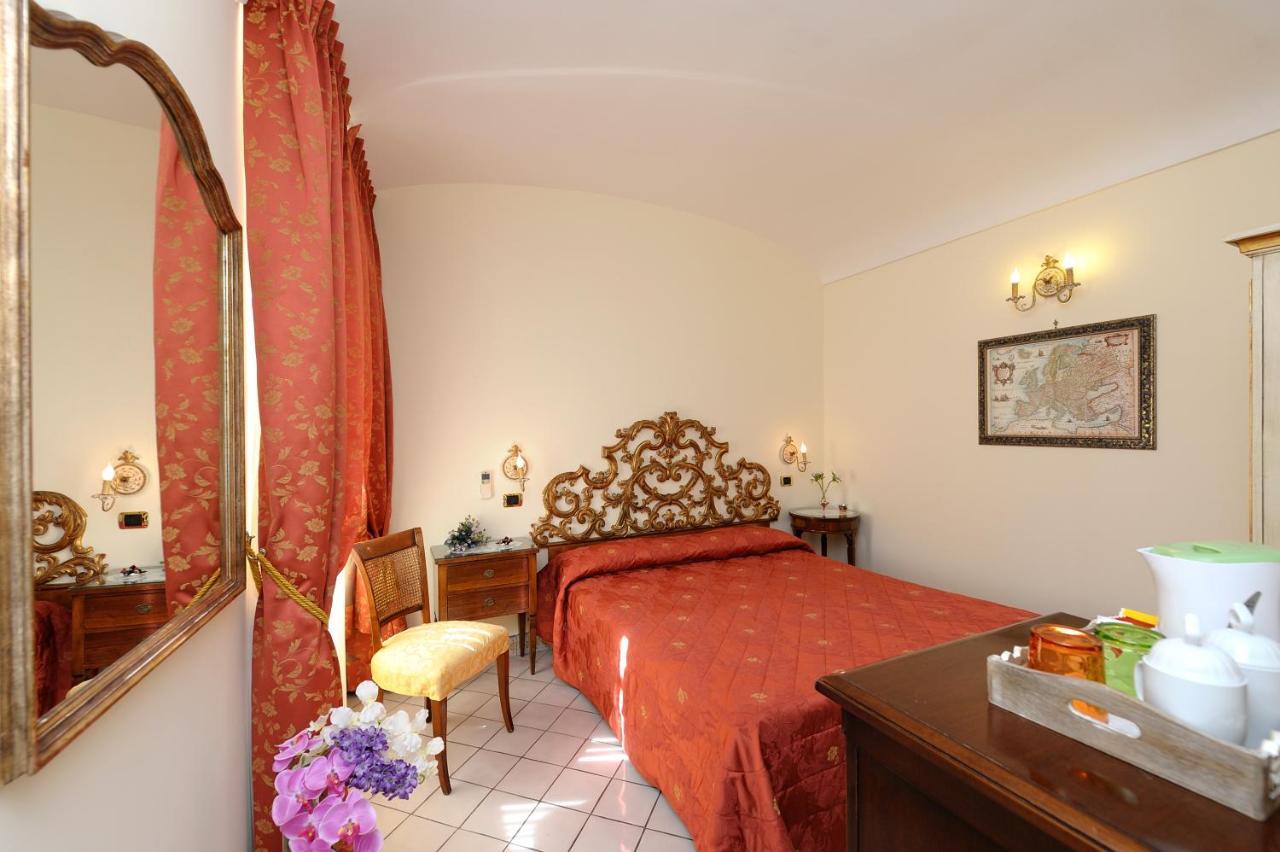 Amalfi Old Square Room & Apartments מראה חיצוני תמונה