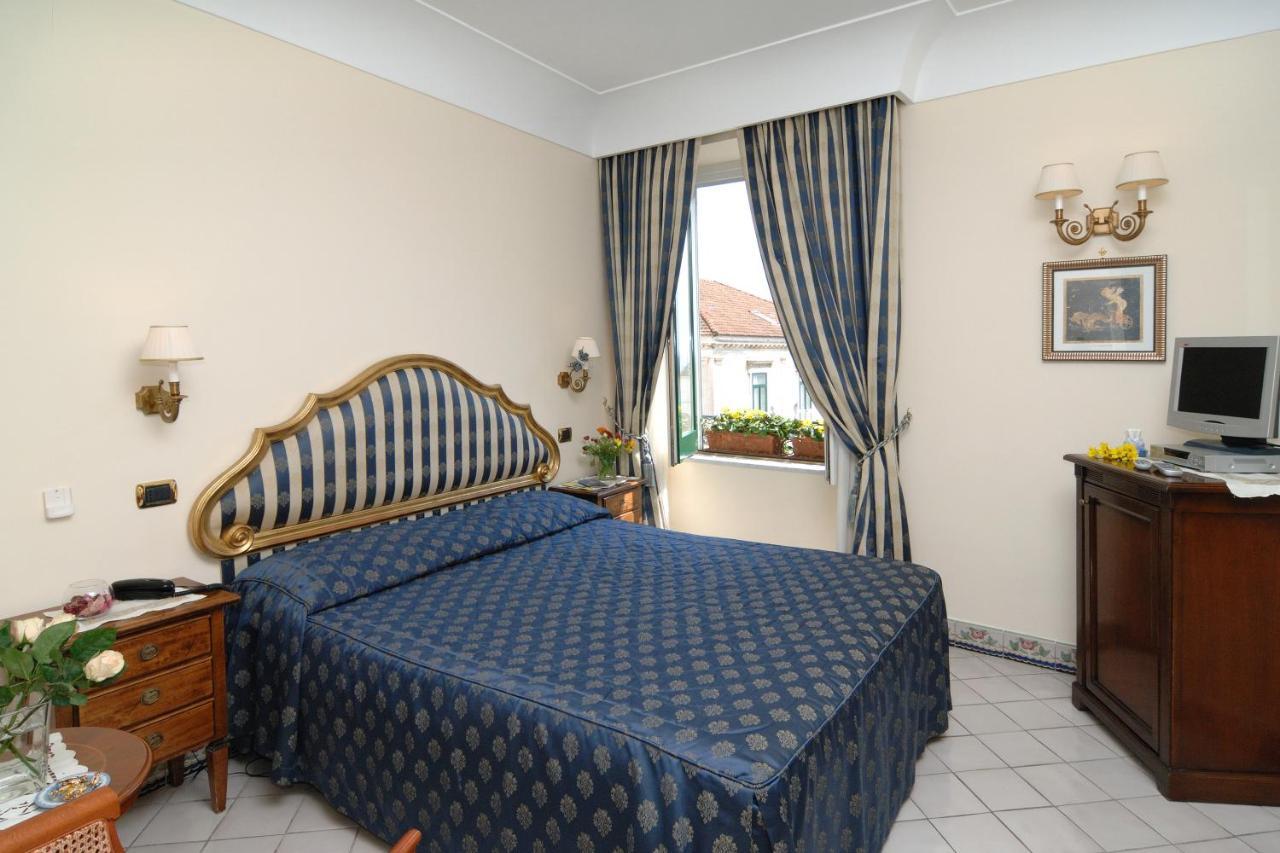 Amalfi Old Square Room & Apartments מראה חיצוני תמונה