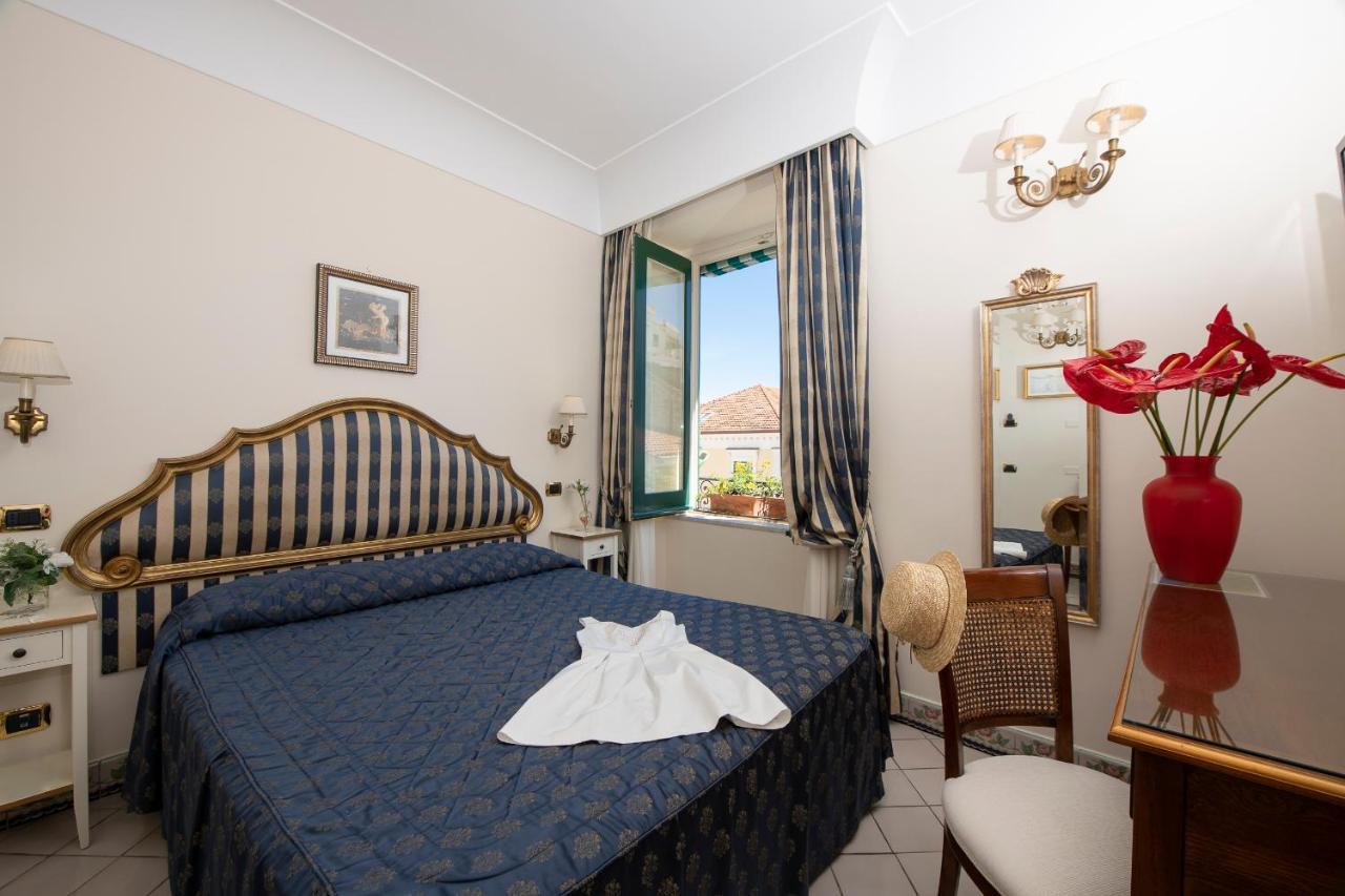 Amalfi Old Square Room & Apartments מראה חיצוני תמונה