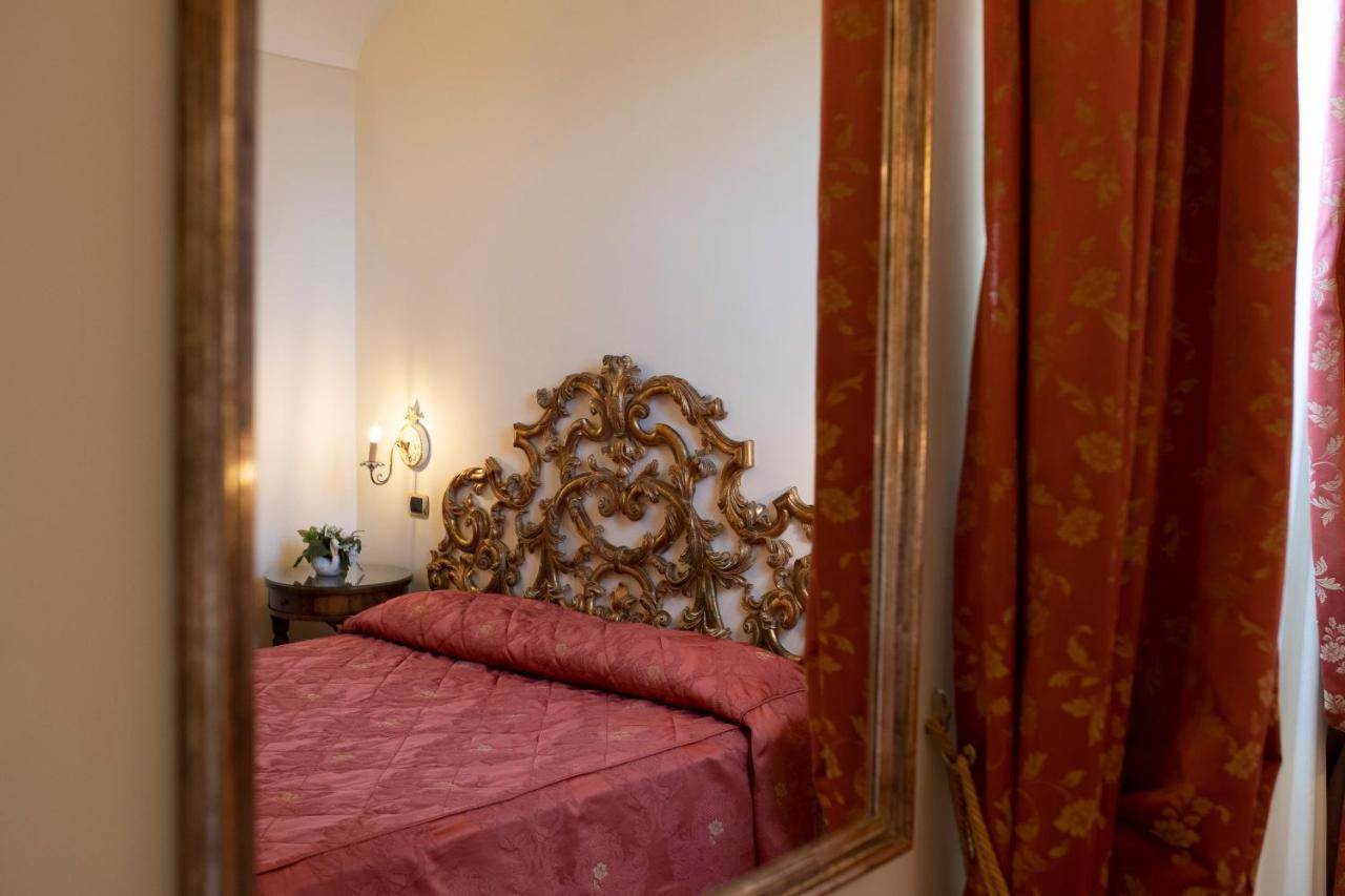 Amalfi Old Square Room & Apartments מראה חיצוני תמונה