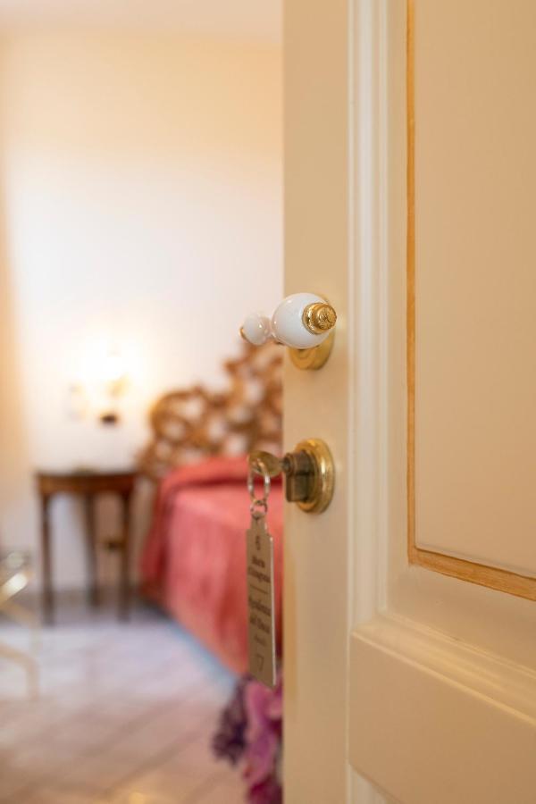 Amalfi Old Square Room & Apartments מראה חיצוני תמונה